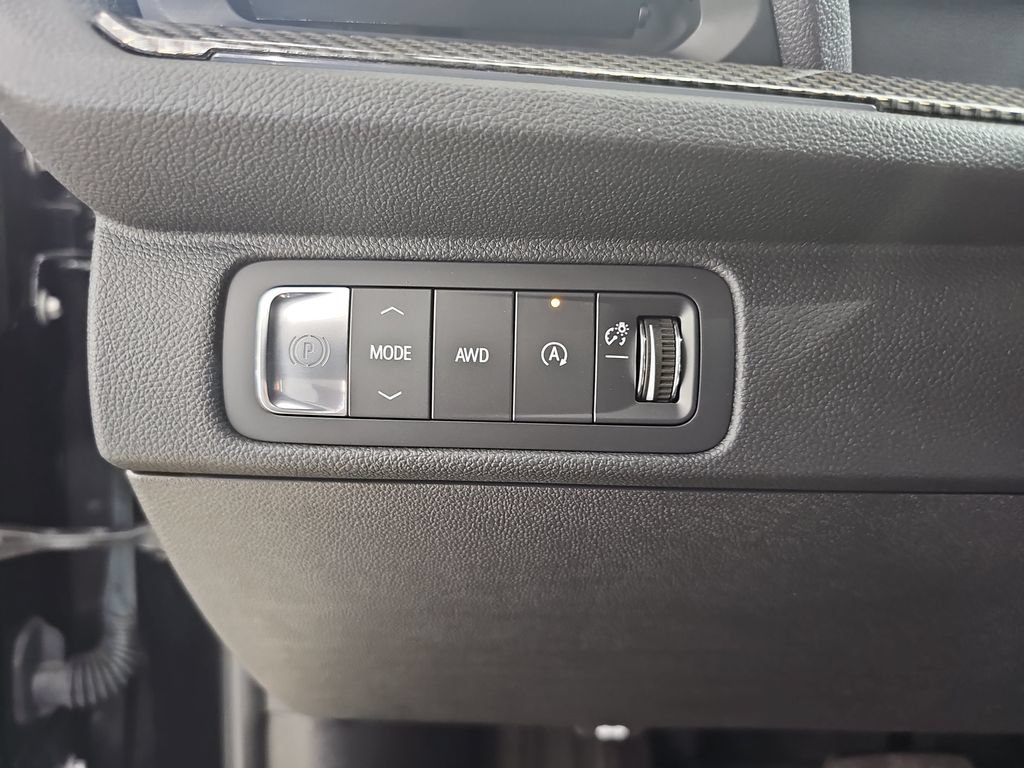 Certified 2025 Chevrolet Traverse High Country AWD/4WD image 33