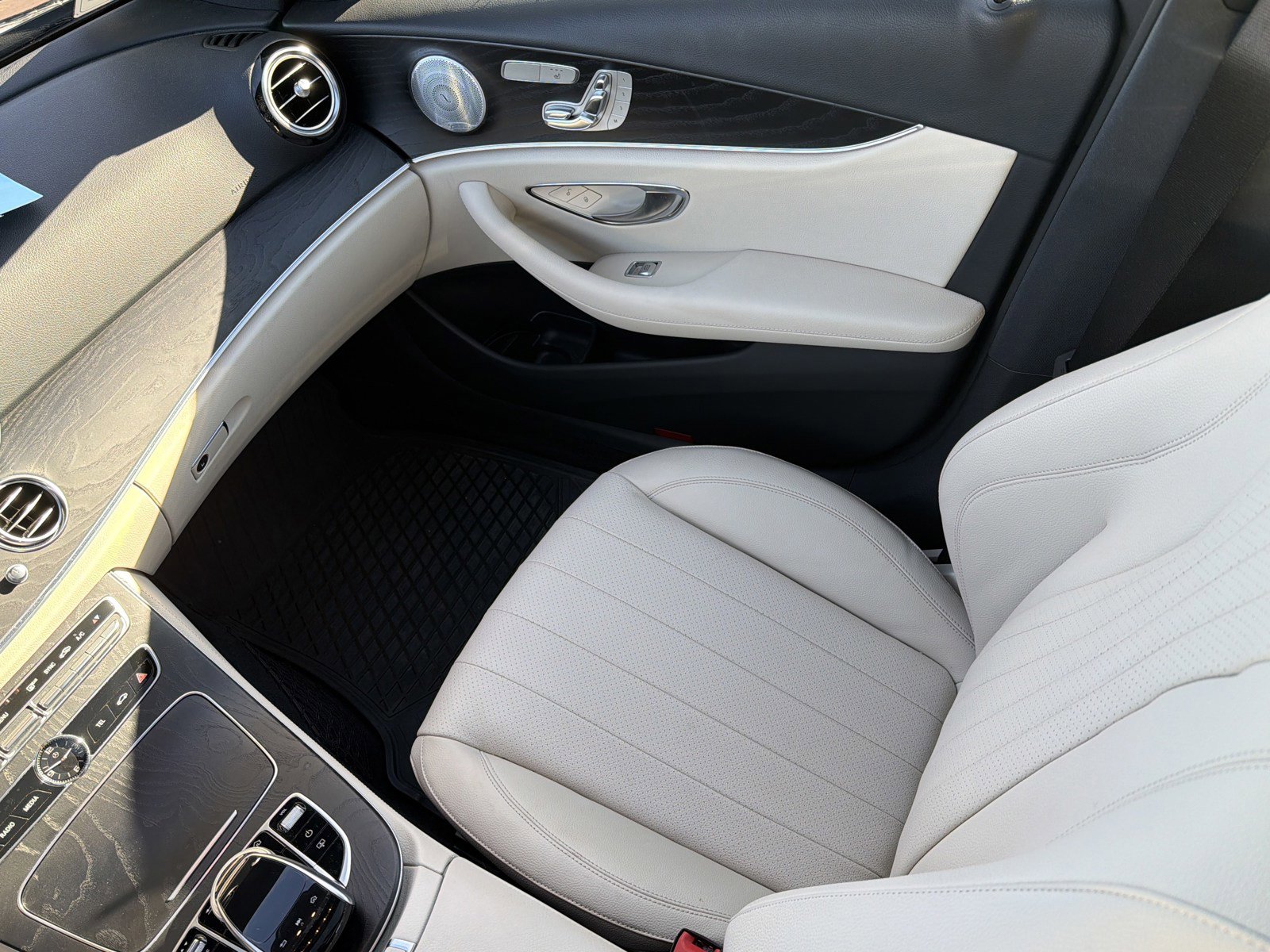 Used 2019 Mercedes-Benz E 300 4MATIC image 11