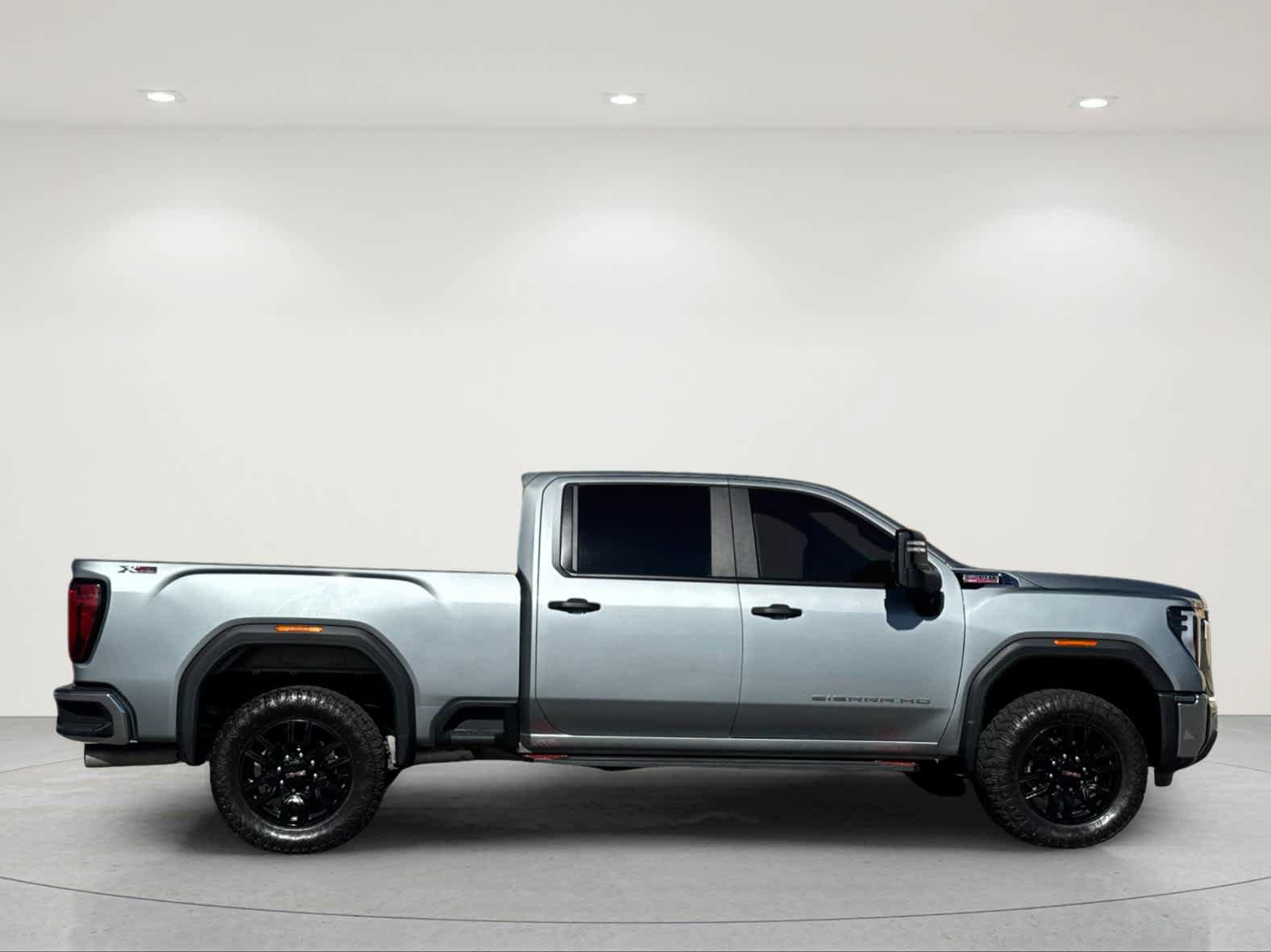 Used 2024 GMC Sierra 2500 Pro AWD/4WD image 7