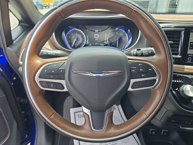 Used 2020 Chrysler Pacifica Limited w/ Tire & Wheel Group FWD image 28