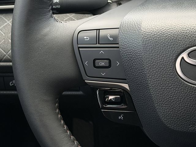 Used 2026 Toyota Camry XLE FWD image 14