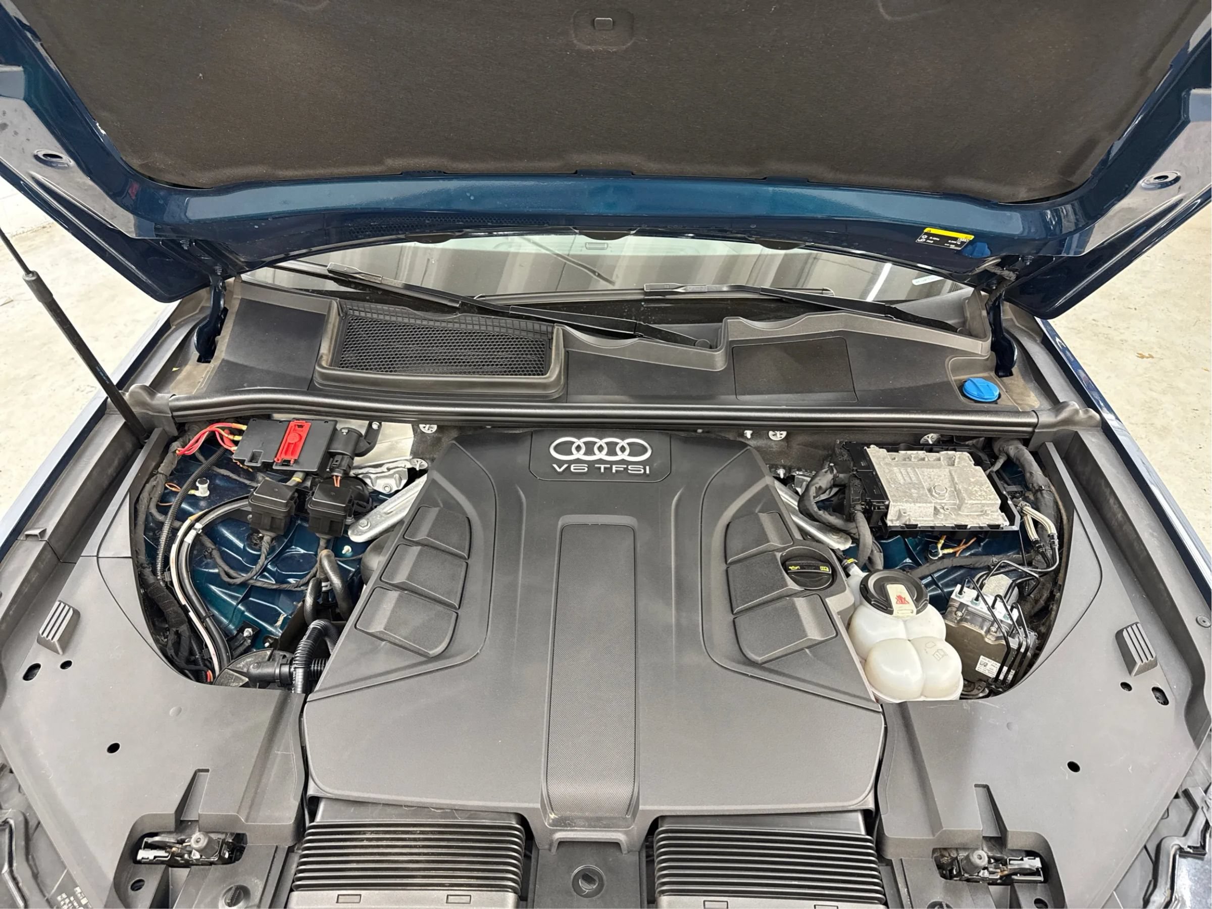 Used 2018 Audi Q7 3.0T Prestige AWD/4WD image 29