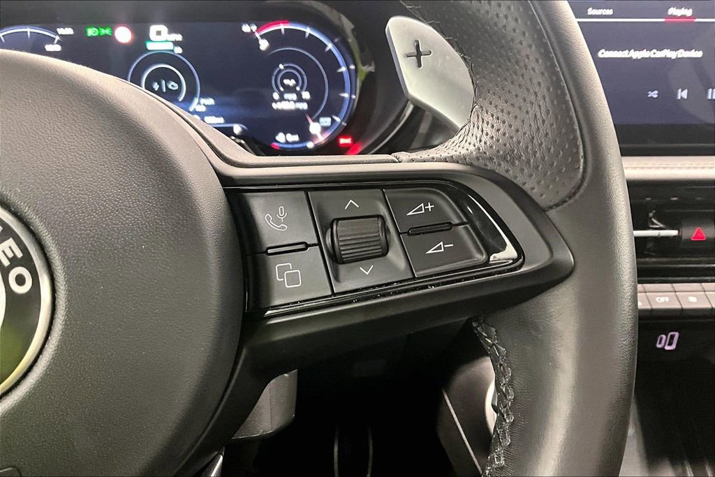 Used 2024 Alfa Romeo Tonale Veloce image 21