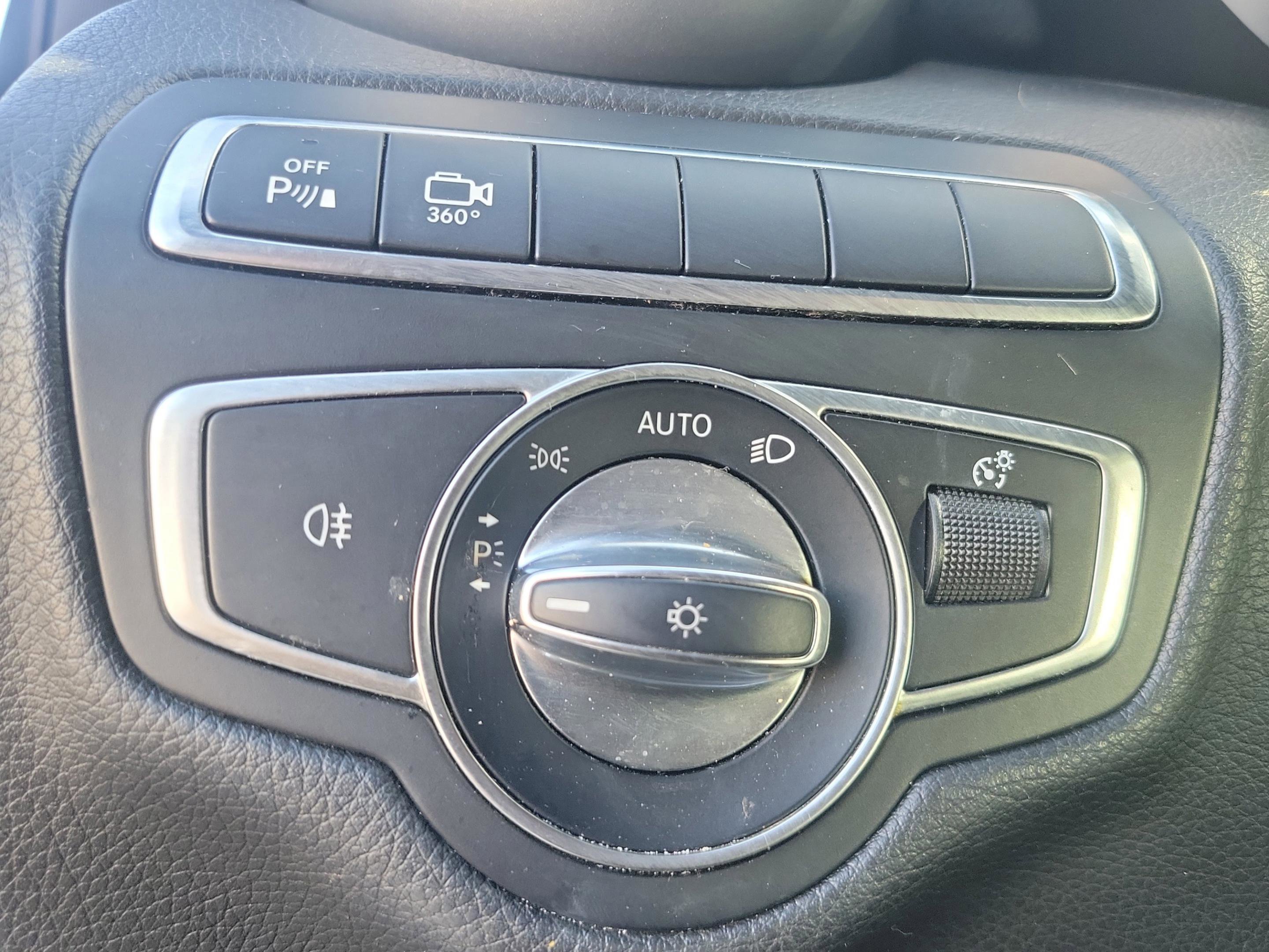 Used 2018 Mercedes-Benz GLC 300 image 32