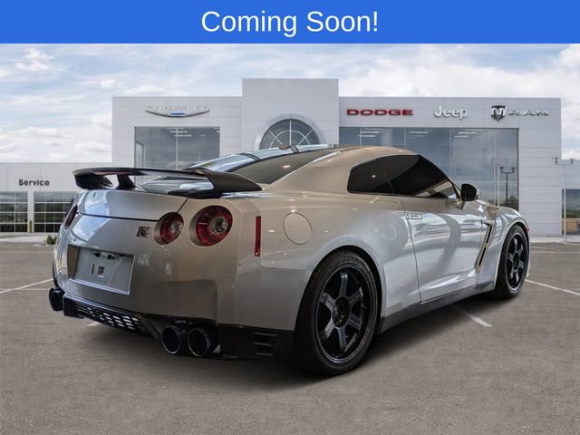 Used 2015 Nissan GT-R Black Edition image 2