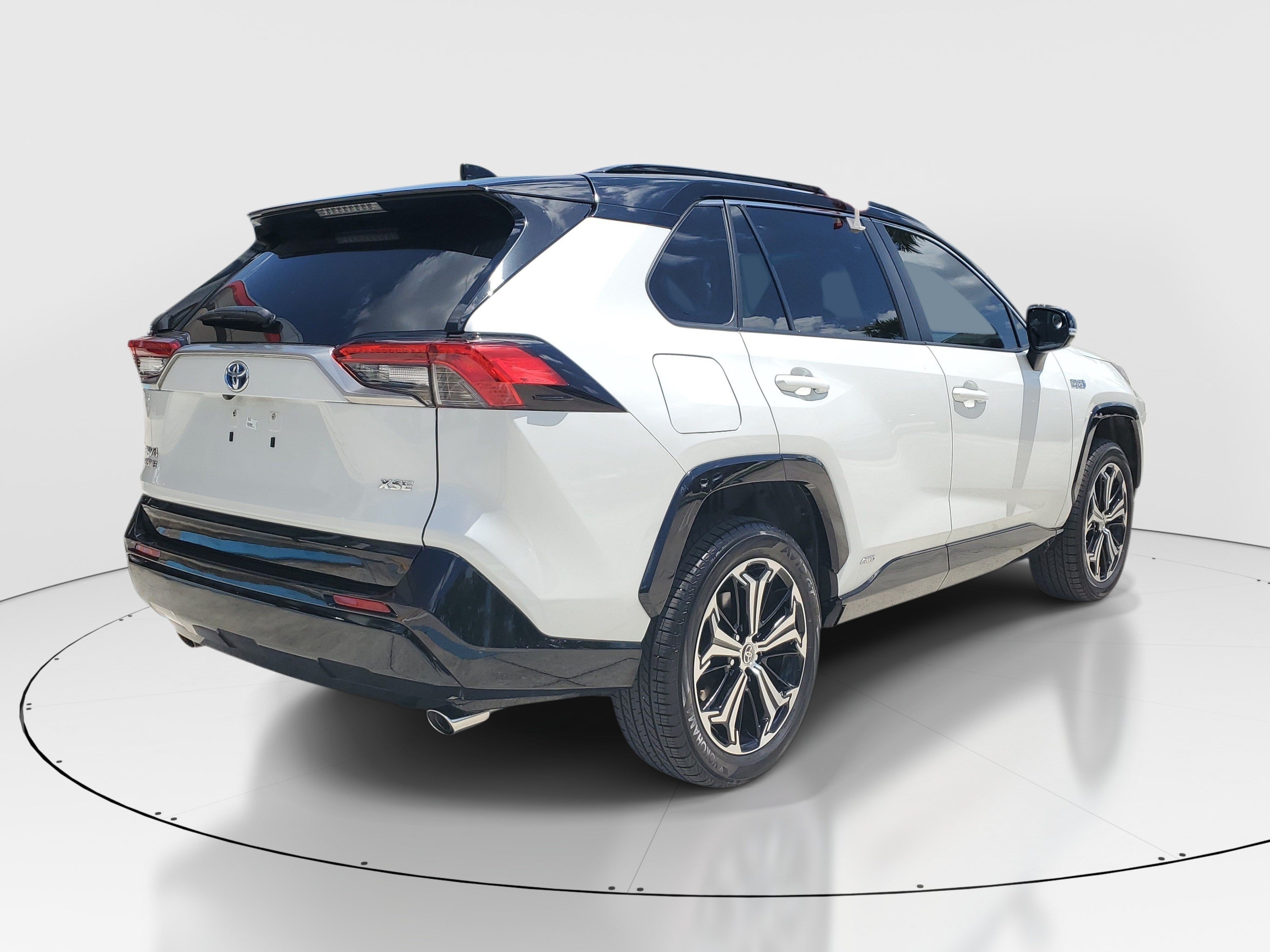 Used 2024 Toyota RAV4 XSE w/ Weather Package AWD/4WD image 6
