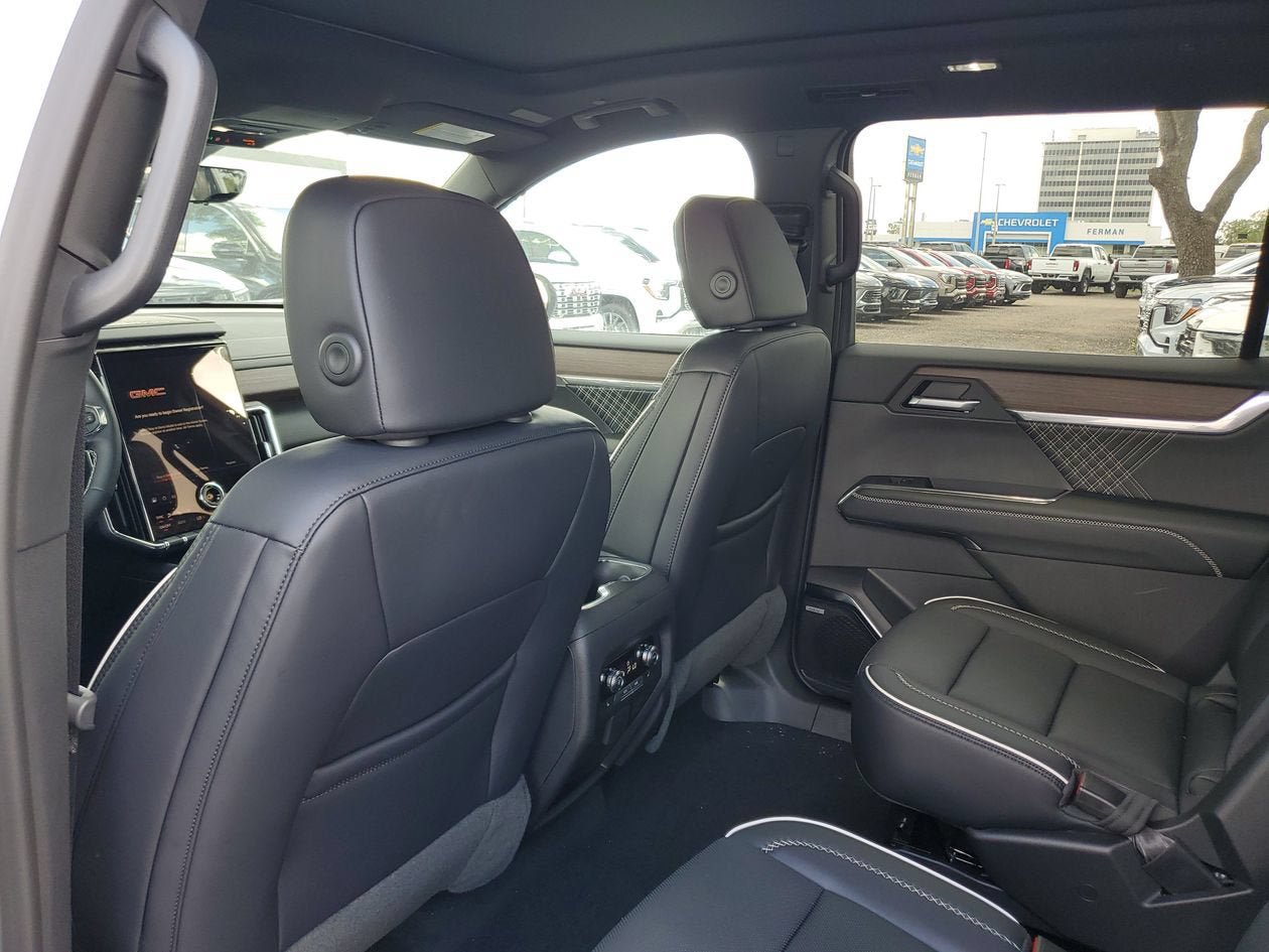 New 2026 GMC Acadia Denali w/ Super Cruise Package FWD image 10