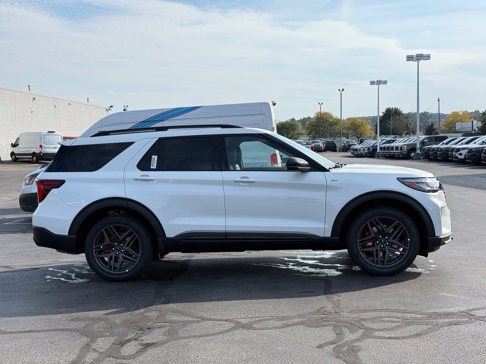 New 2027 Ford Explorer ST-Line w/ Premium Package AWD/4WD image 7
