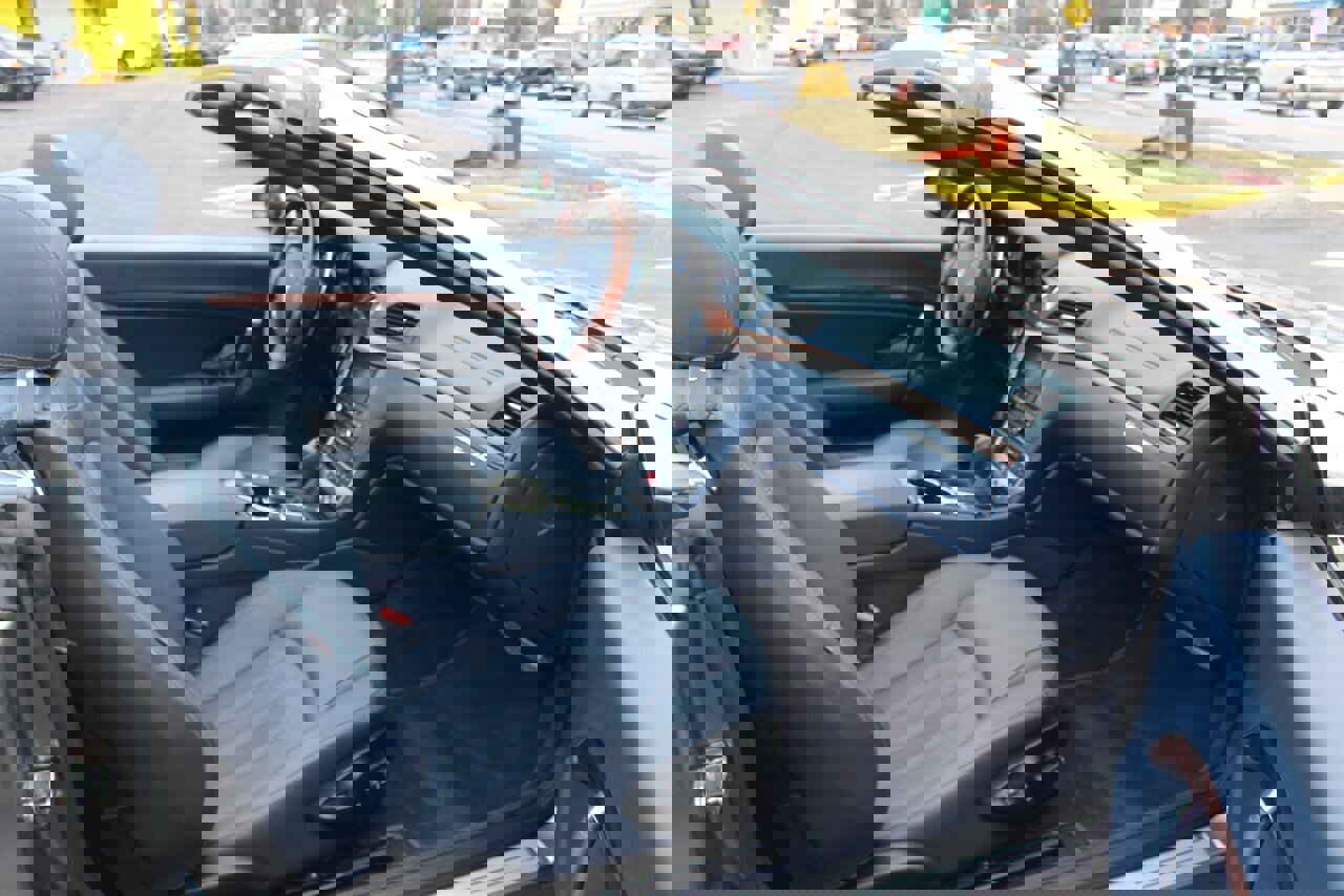 Used 2010 Maserati GranTurismo Convertible image 12