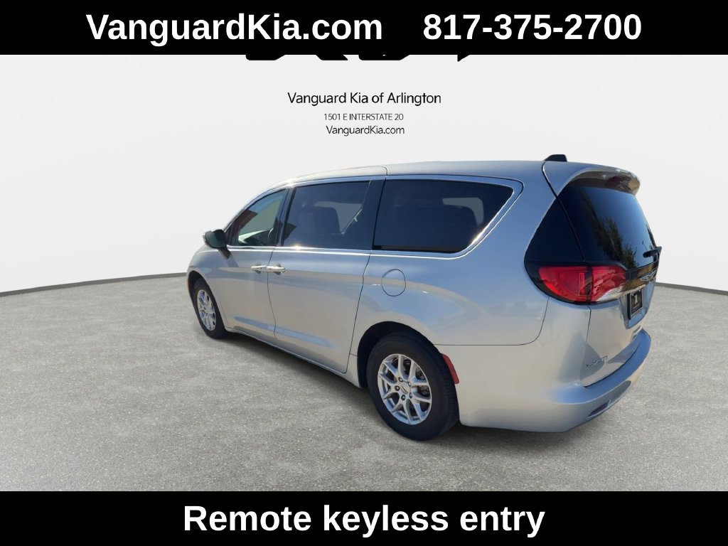 Used 2022 Chrysler Voyager LX FWD image 7