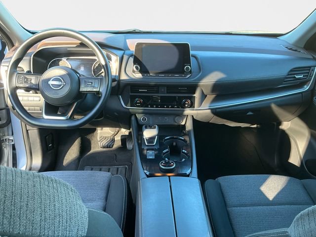 Used 2023 Nissan Rogue SV image 11