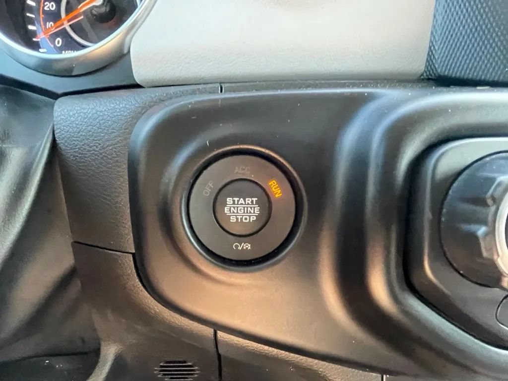 Used 2022 Jeep Gladiator High Altitude AWD/4WD image 26