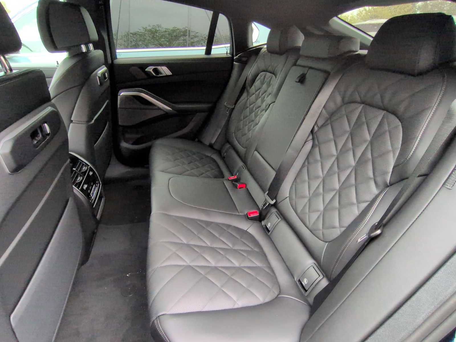 New 2026 BMW X6 xDrive40i w/ Climate Comfort Package image 21