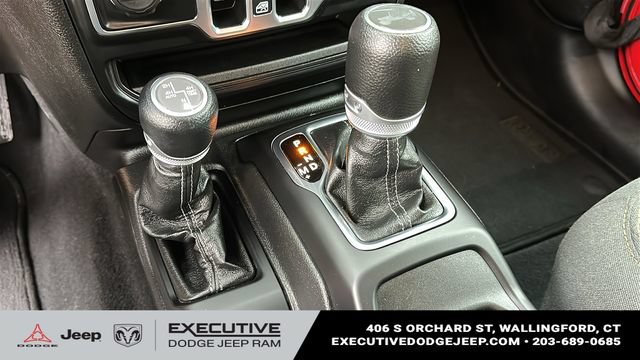 Used 2024 Jeep Wrangler Unlimited w/ Convenience Group AWD/4WD image 17