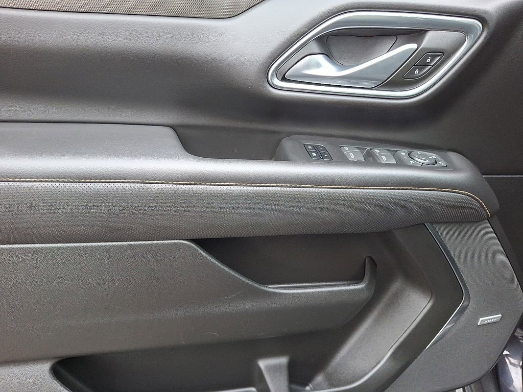 Used 2023 GMC Yukon AT4 w/ AT4 Premium Package image 16