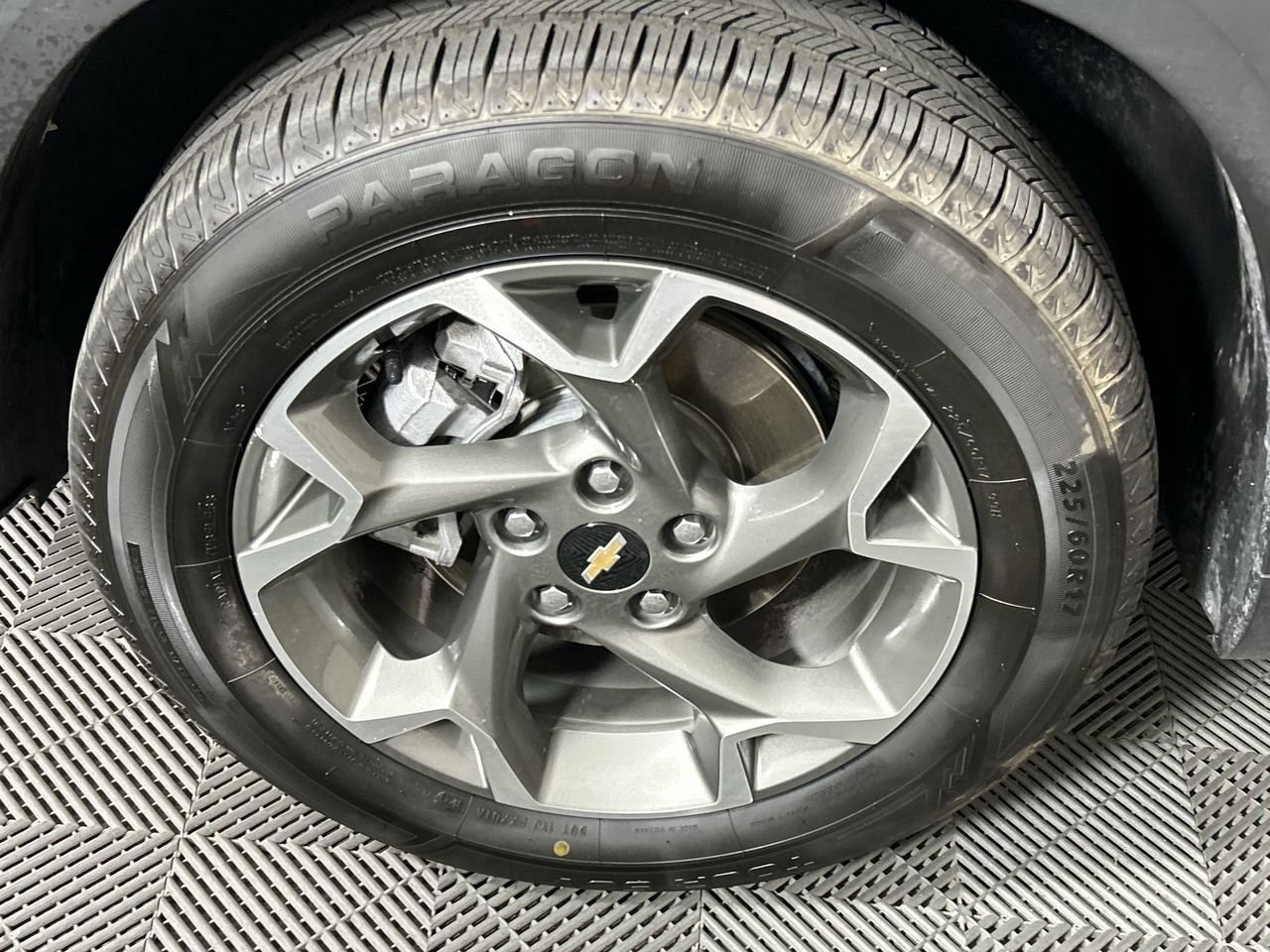 Used 2025 Chevrolet Trax LT FWD image 10