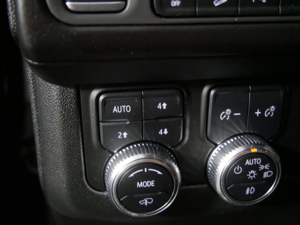 Used 2024 GMC Yukon Denali Ultimate AWD/4WD image 15