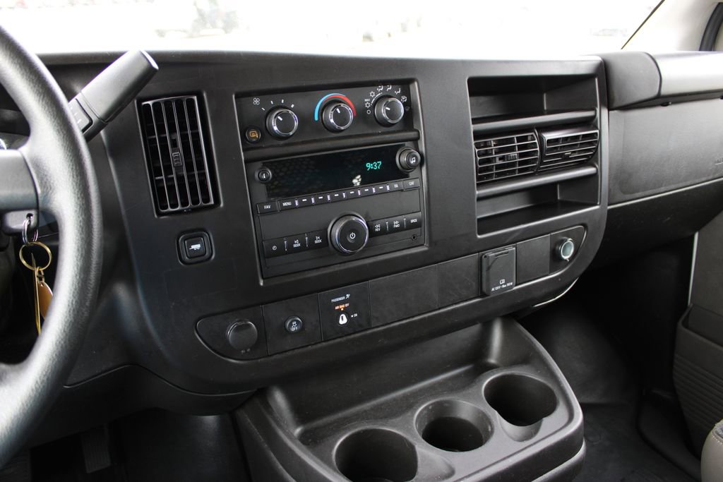 Used 2024 GMC Savana 2500 w/ Driver Convenience Package image 7