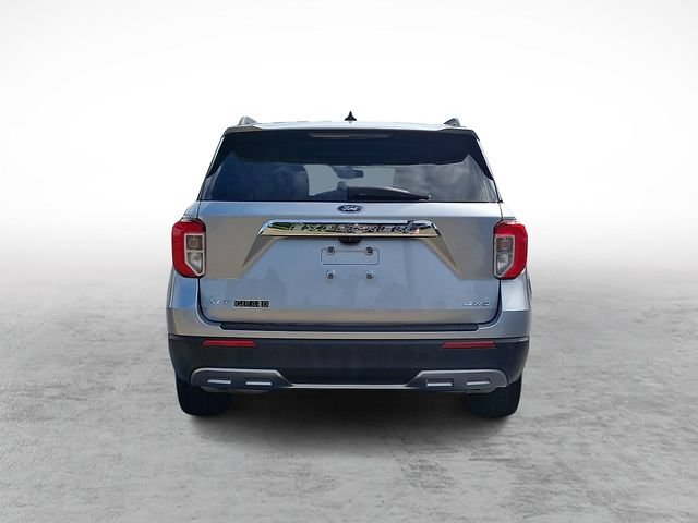 Used 2022 Ford Explorer XLT w/ Equipment Group 202A AWD/4WD image 5