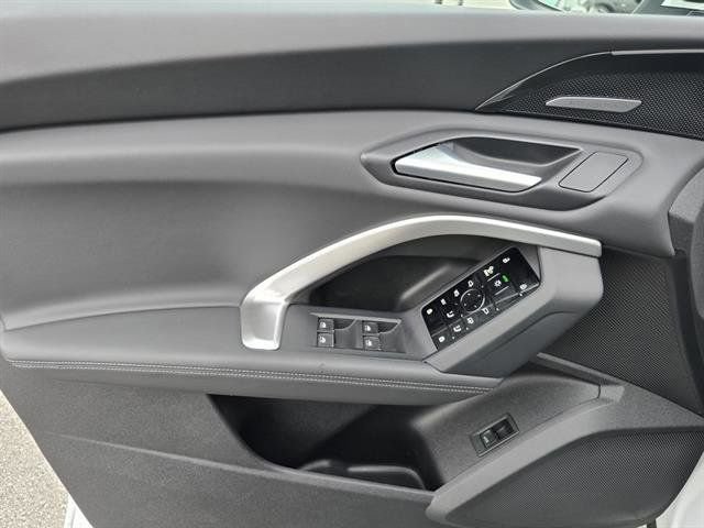 Used 2025 Audi Q5 Premium Plus w/ Premium Plus image 29