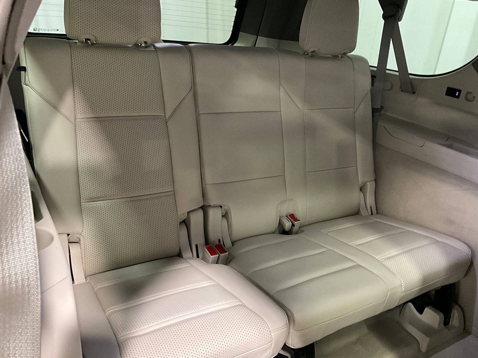 Used 2021 Cadillac Escalade ESV Sport Platinum w/ Heavy-Duty Trailer Package AWD/4WD image 25