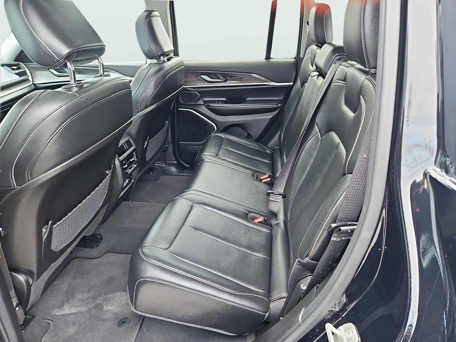 Used 2023 Jeep Grand Cherokee 4WD 4xe image 37