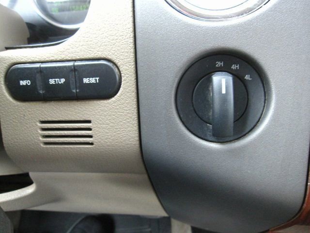 Used 2006 Ford F150 Lariat image 16