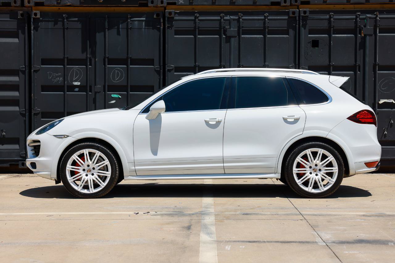 Used 2014 Porsche Cayenne GTS AWD/4WD image 5