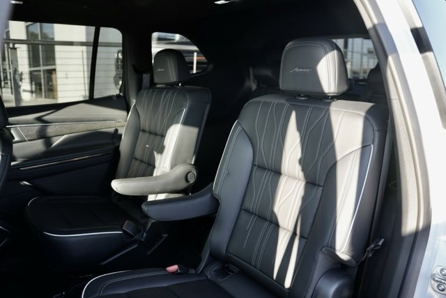 Used 2025 Buick Enclave Avenir w/ Super Cruise Package image 35
