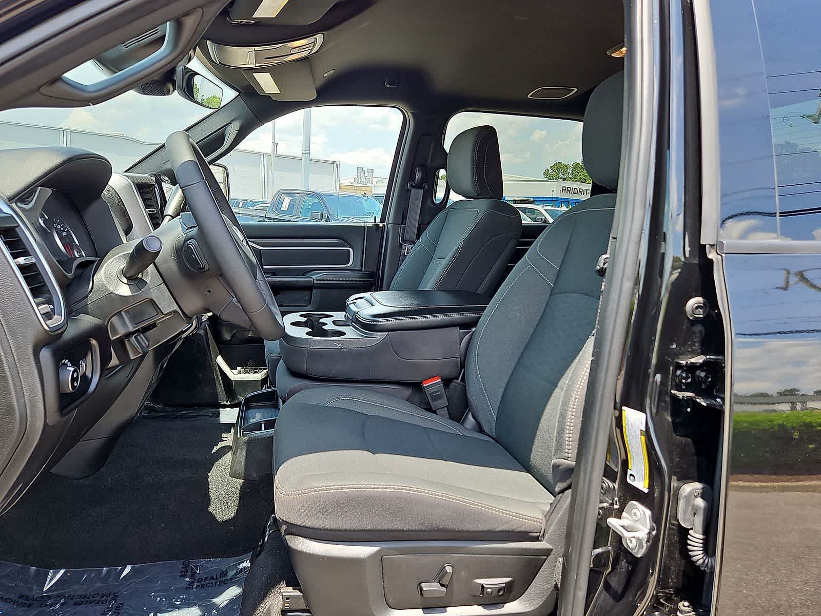 Used 2025 RAM 2500 Big Horn AWD/4WD image 25