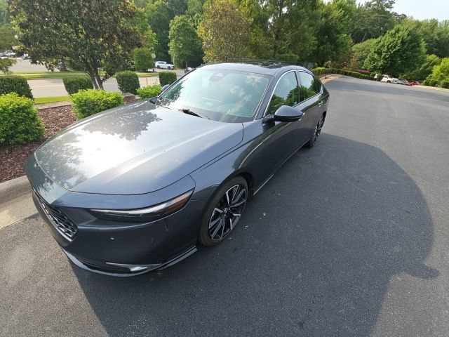 Used 2025 Honda Accord Touring image 4