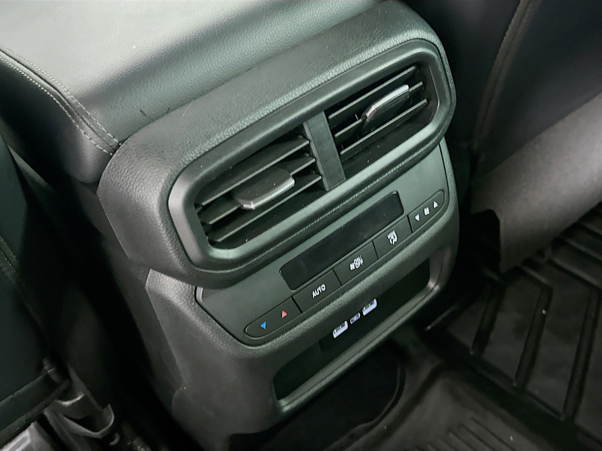 Used 2023 Honda Pilot Touring image 27