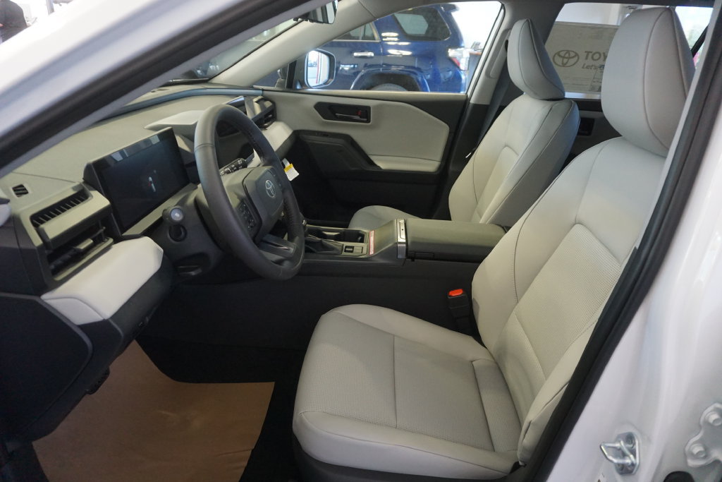 New 2026 Toyota RAV4 XLE Premium w/ Panoramic Sun Roof Package AWD/4WD image 23