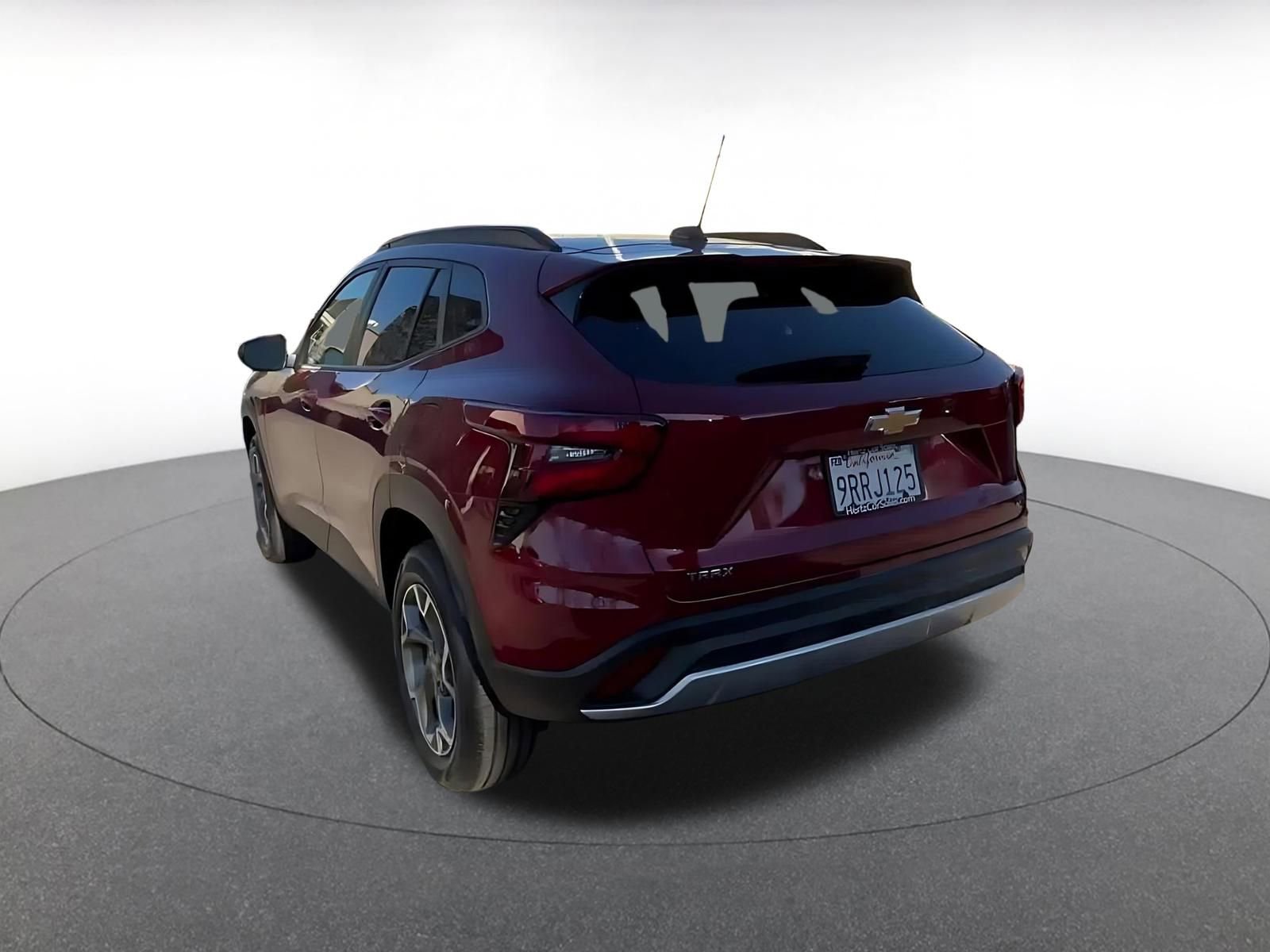 Used 2025 Chevrolet Trax LT image 11