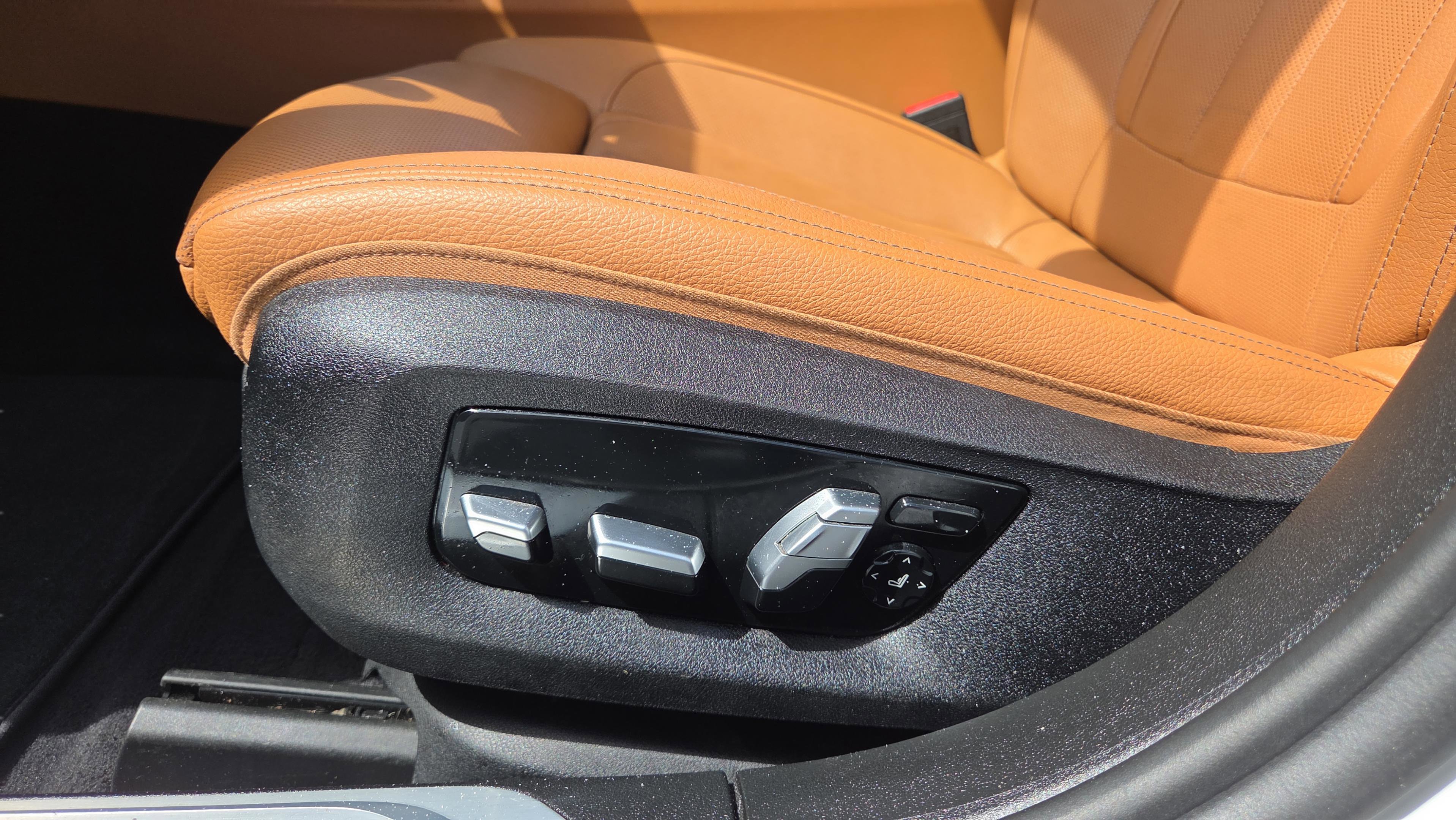 Used 2020 BMW 745e xDrive image 25