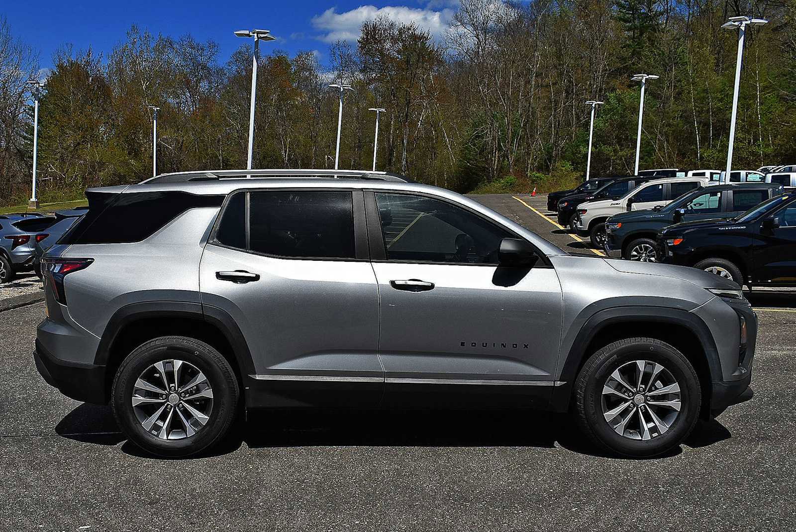 Used 2025 Chevrolet Equinox LT w/ Convenience Package II AWD/4WD image 6