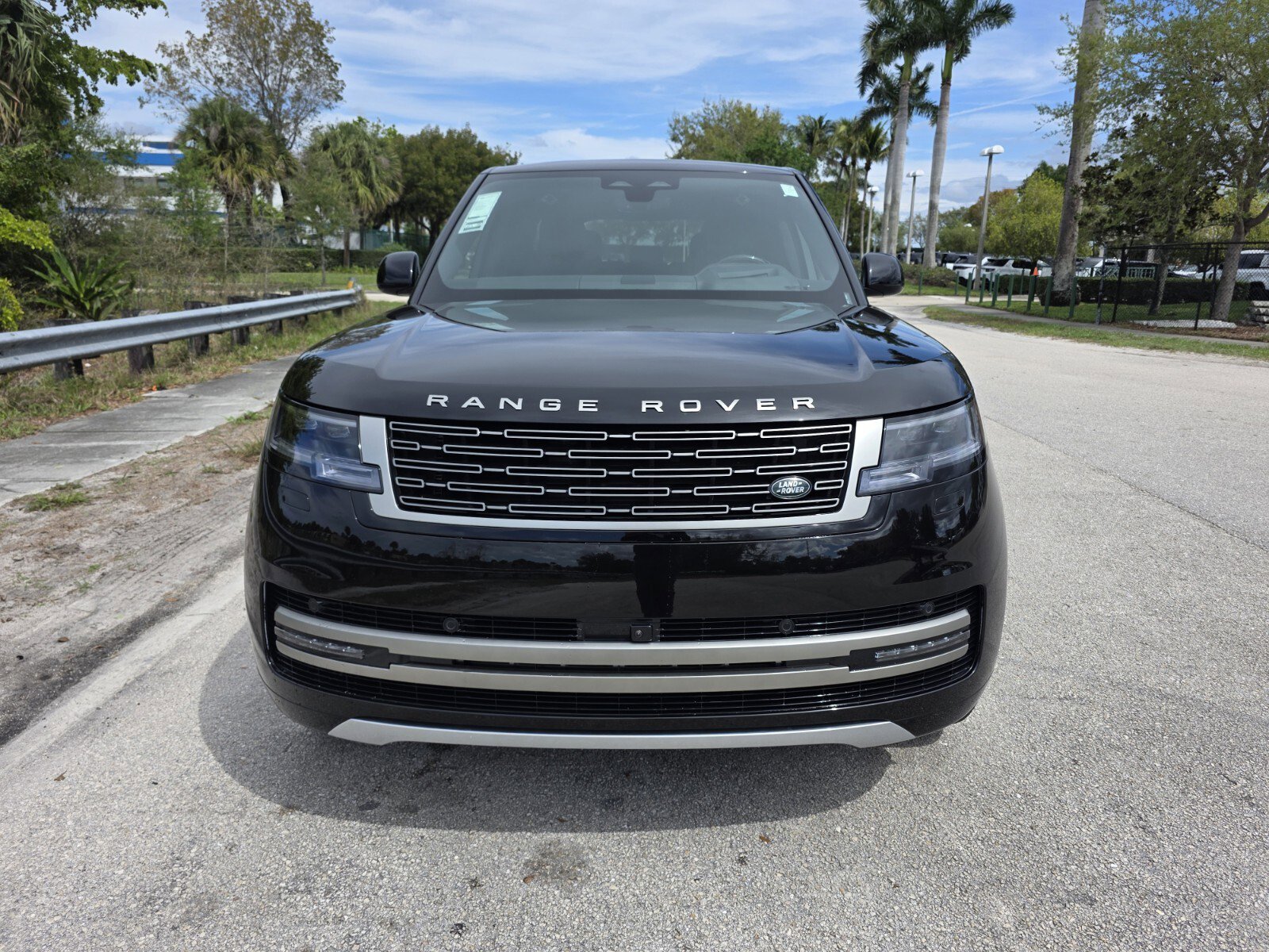 New 2026 Land Rover Range Rover SE image 8