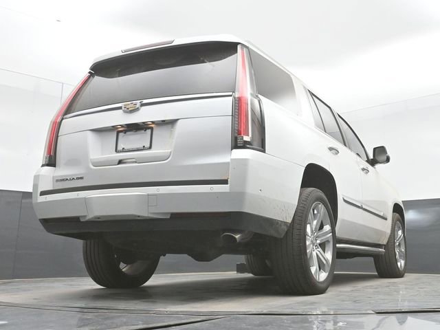 Used 2020 Cadillac Escalade Premium Luxury AWD/4WD image 33