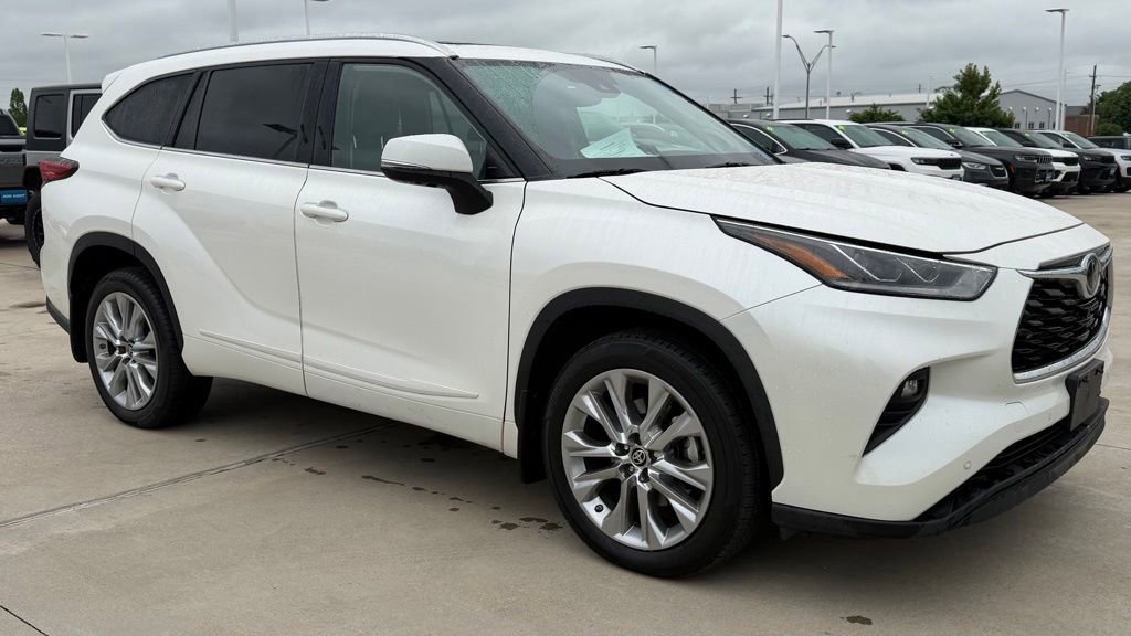 Used 2021 Toyota Highlander Limited AWD/4WD image 7