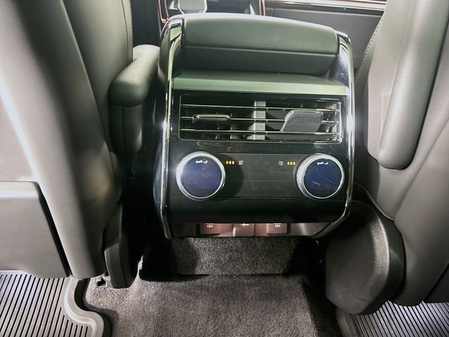 Used 2025 Land Rover Range Rover Sport SE image 25