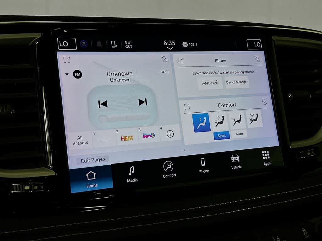 Used 2021 Chrysler Pacifica Touring w/ S Appearance Package FWD image 17