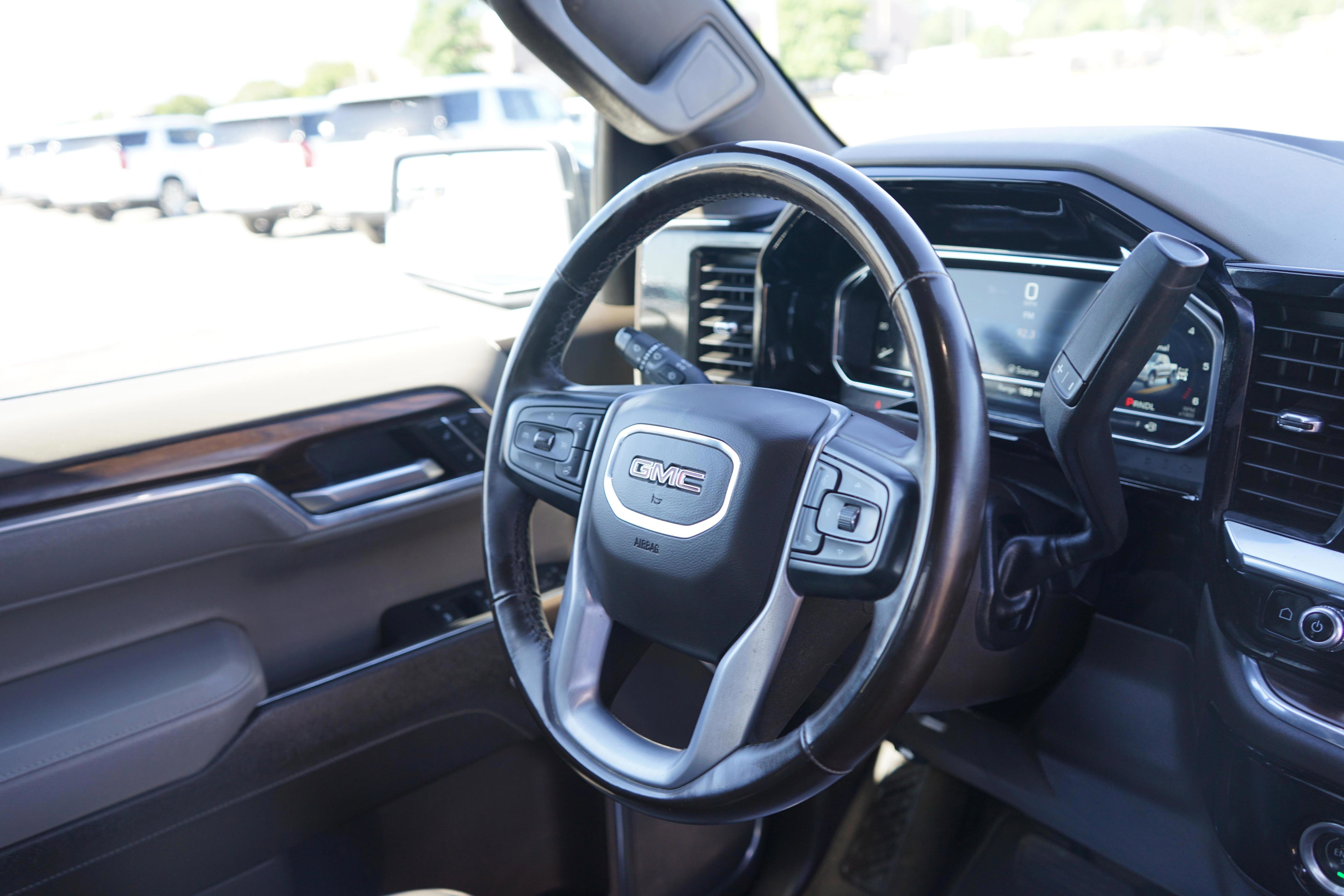 Used 2024 GMC Sierra 1500 SLT w/ X31 Off-Road Package AWD/4WD image 25