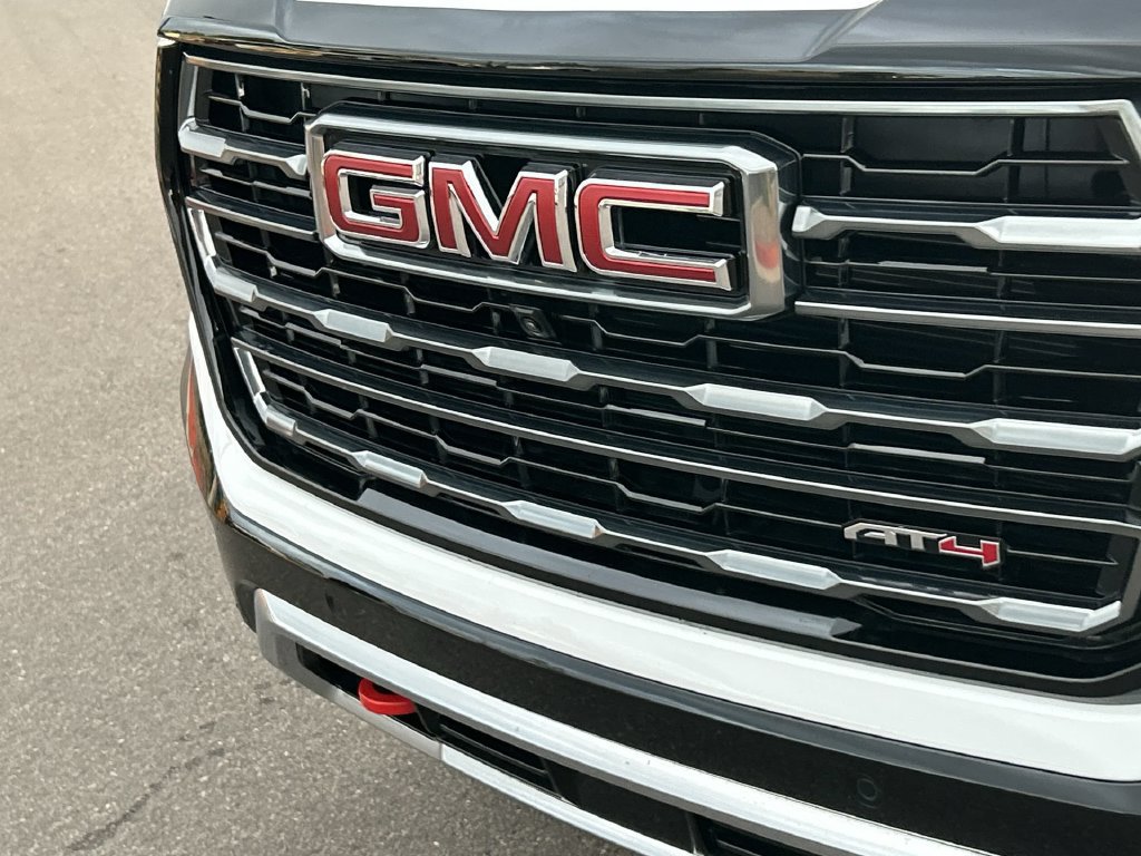 Used 2026 GMC Yukon AT4 AWD/4WD image 31