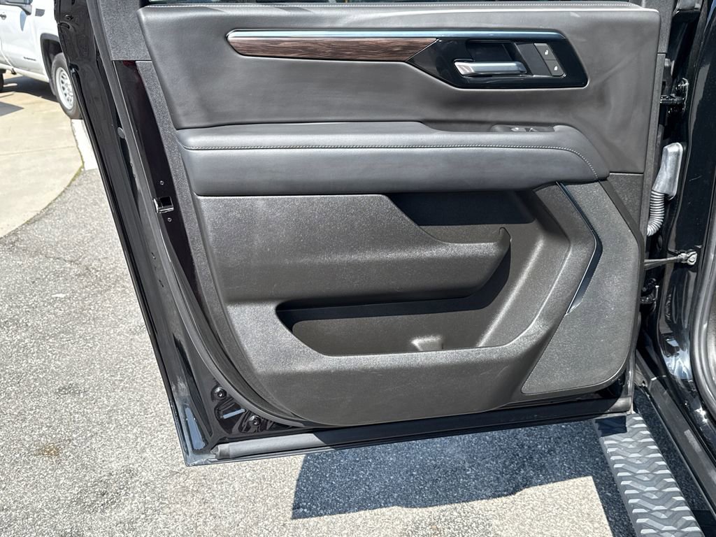 Certified 2025 Chevrolet Suburban Z71 image 23