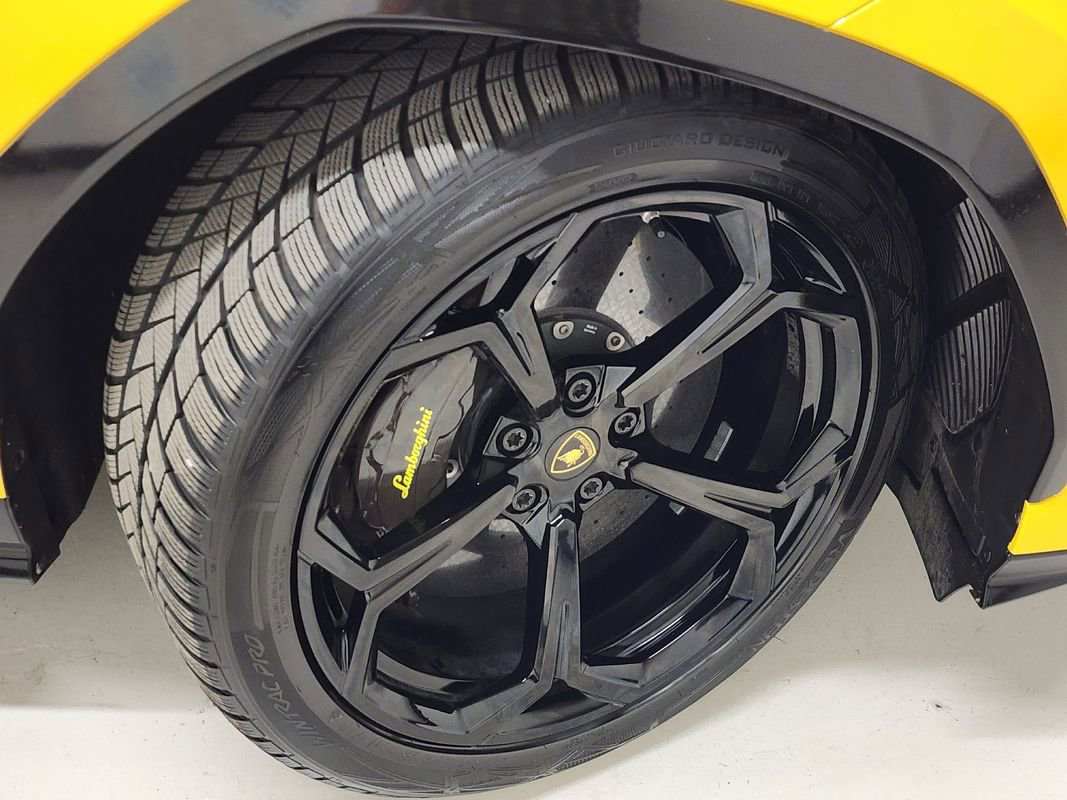 Used 2019 Lamborghini Urus image 40