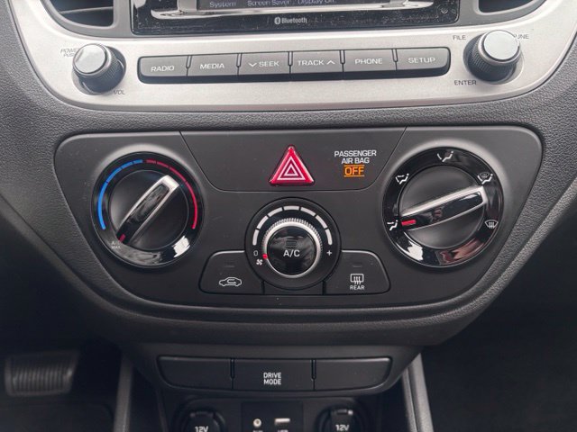 Used 2022 Hyundai Accent SE FWD image 27