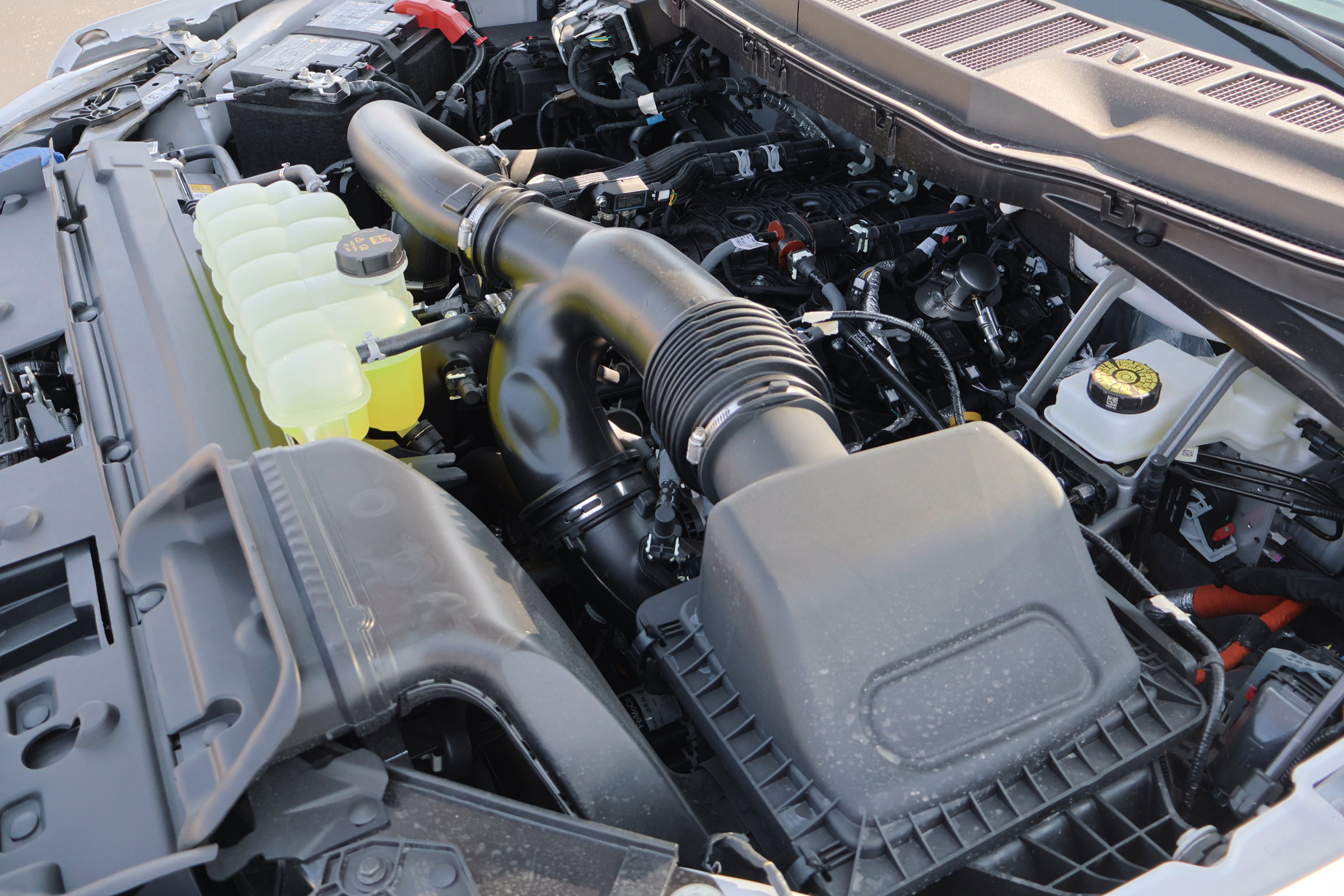 Certified 2025 Ford F150 Lariat w/ Equipment Group 501A Mid image 36