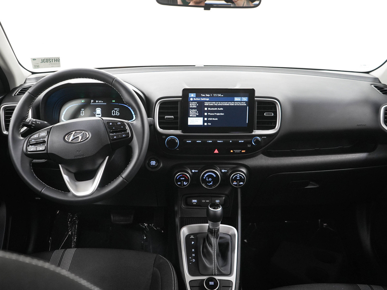 Certified 2024 Hyundai Venue SEL FWD image 15