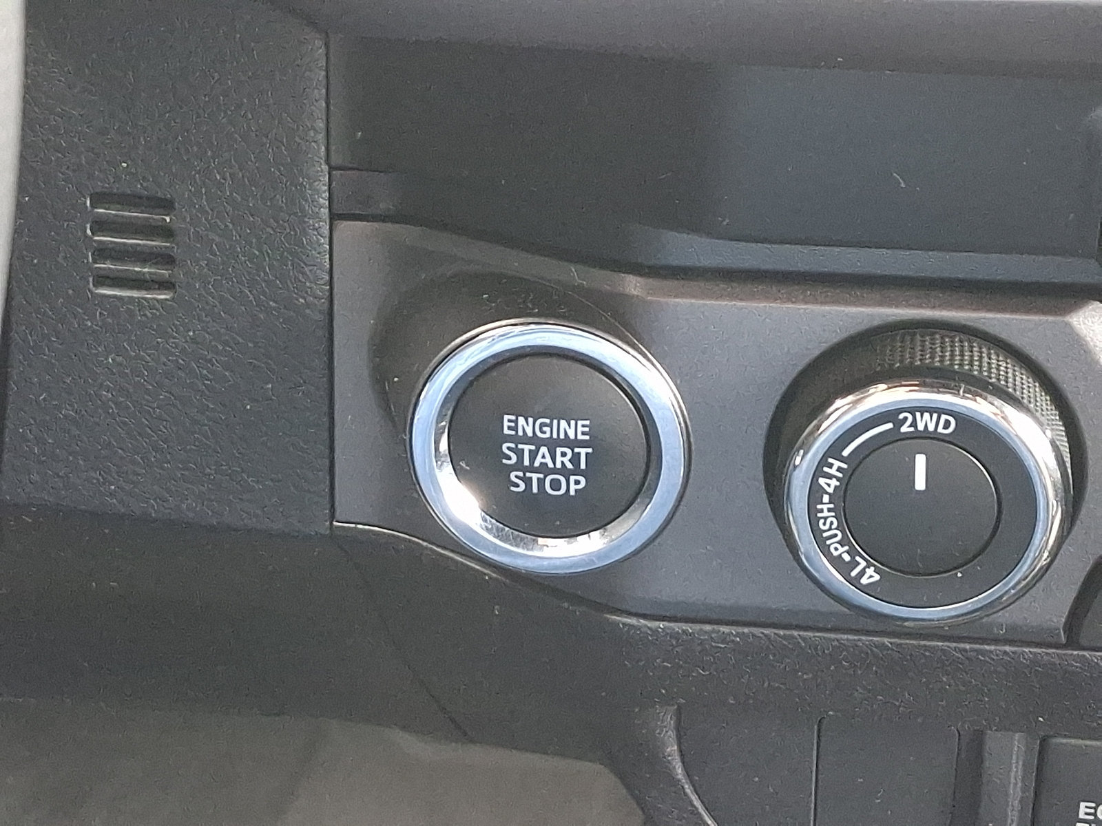 Used 2020 Toyota Tacoma TRD Off-Road AWD/4WD image 23