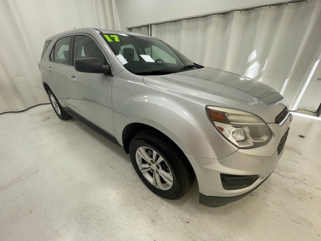 Used 2017 Chevrolet Equinox L image 3